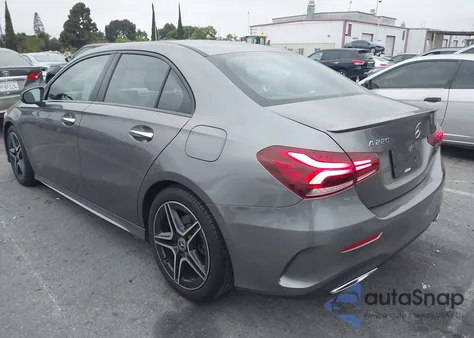 2019 Mercedes-Benz A 220 из США, поврежденный, VIN WDD3G4EB1KW002713